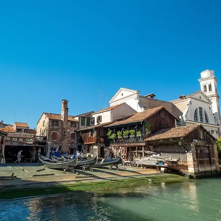 La Casa Del Pescatore: A Lovely Escape In Venice!! Venedik