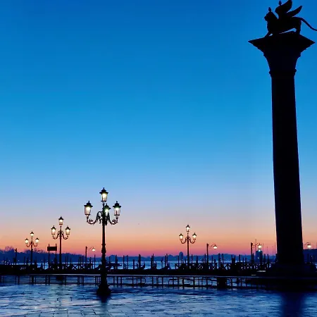 La Casa Del Pescatore: A Lovely Escape In Venice!! Venecia